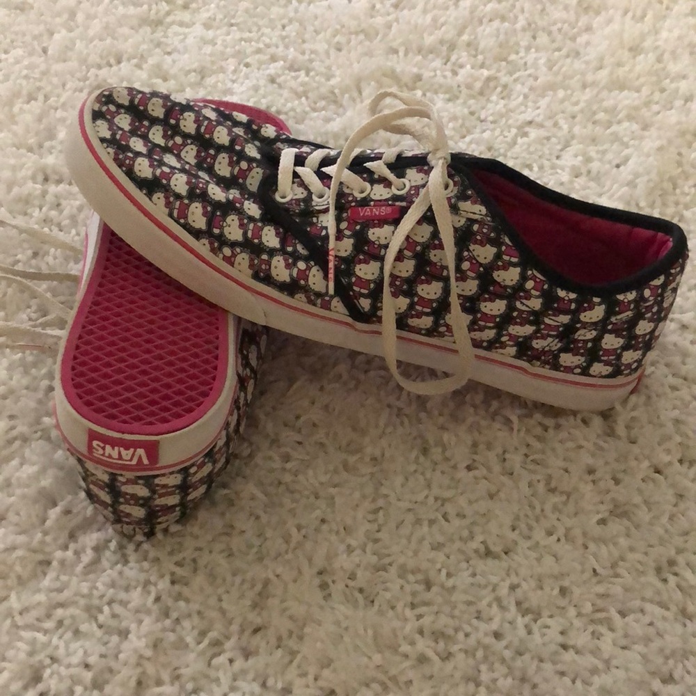 Vans: Hello Kitty, Black and Pink size 9.5